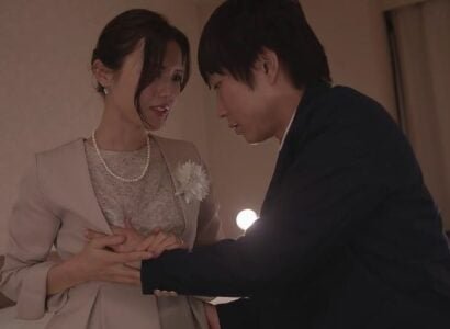 Chàng trai vừa tốt nghiệp đại học đã được mẹ kế cho phép quan hệ tình dục