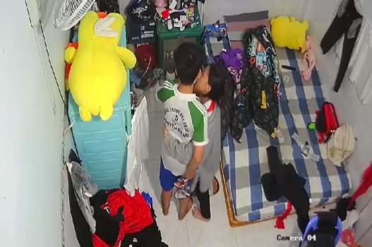 Rủ nhau để ôn bài nhưng lại chỉ thấy những cảnh tượng đáng tiếc