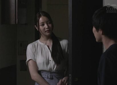 Chị gái xinh đêm ngày thủ dâm lên tới cực khoái và nhận được mời chịch từ cậu hàng xóm