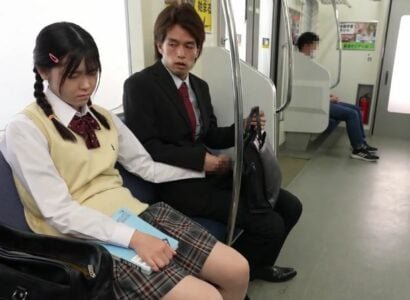 Bọn đồi bại tập thể hiếp dâm nữ sinh