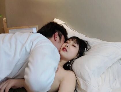 Trải nghiệm kích thích với cô nàng mới quen tại khách sạn suốt đêm